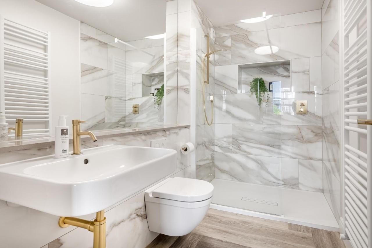 Esperance - Brand New Luxury Studio With Parking โบว์เนส ออน วินเดอเมียร์ ภายนอก รูปภาพ